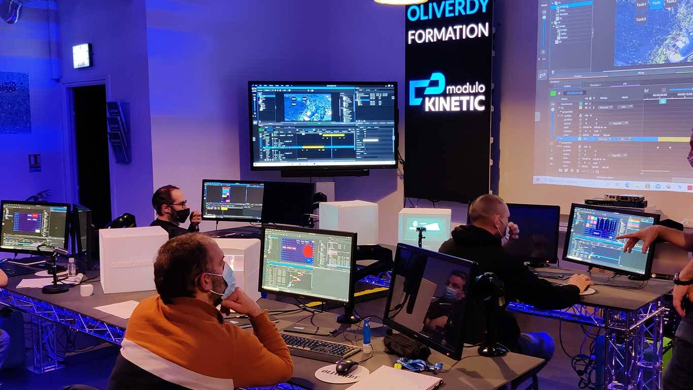 Formation Modulo Kinetic