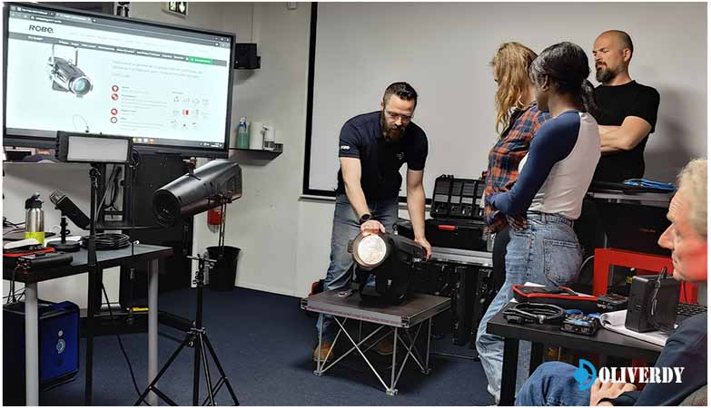 Découverte de la marque Robe avec lé découpe T11 en formation
