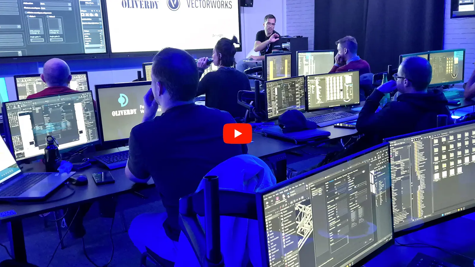 Salle de formation Oliverdy — poste informatique performant avec station ergonomique assis-debout pour Vectorworks Spotlight