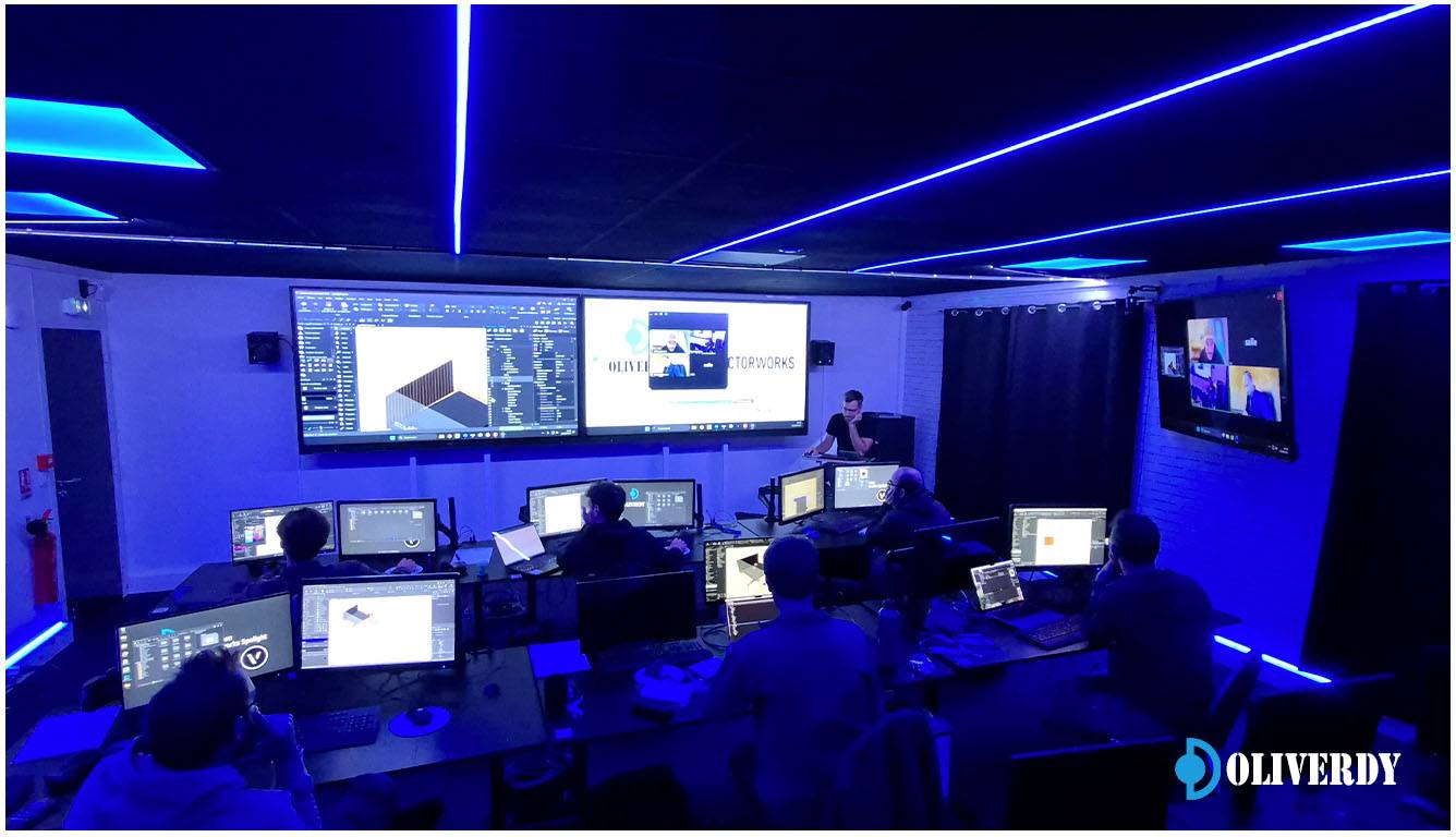 Postes stagiaires en formation Vectorworks Spotlight avec double écran et station PC professionnelle