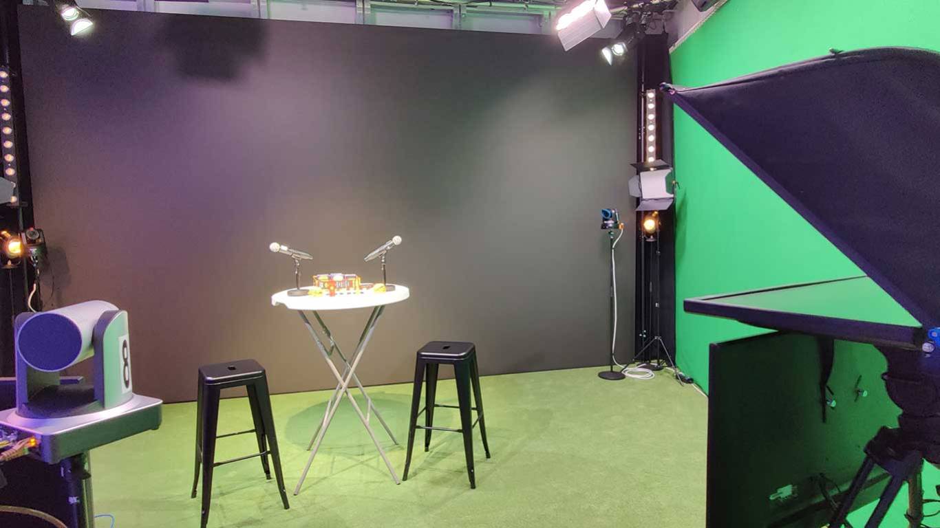 Studio TV Oliverdy avec mur Led 1.8 et virtual set sur fond vert